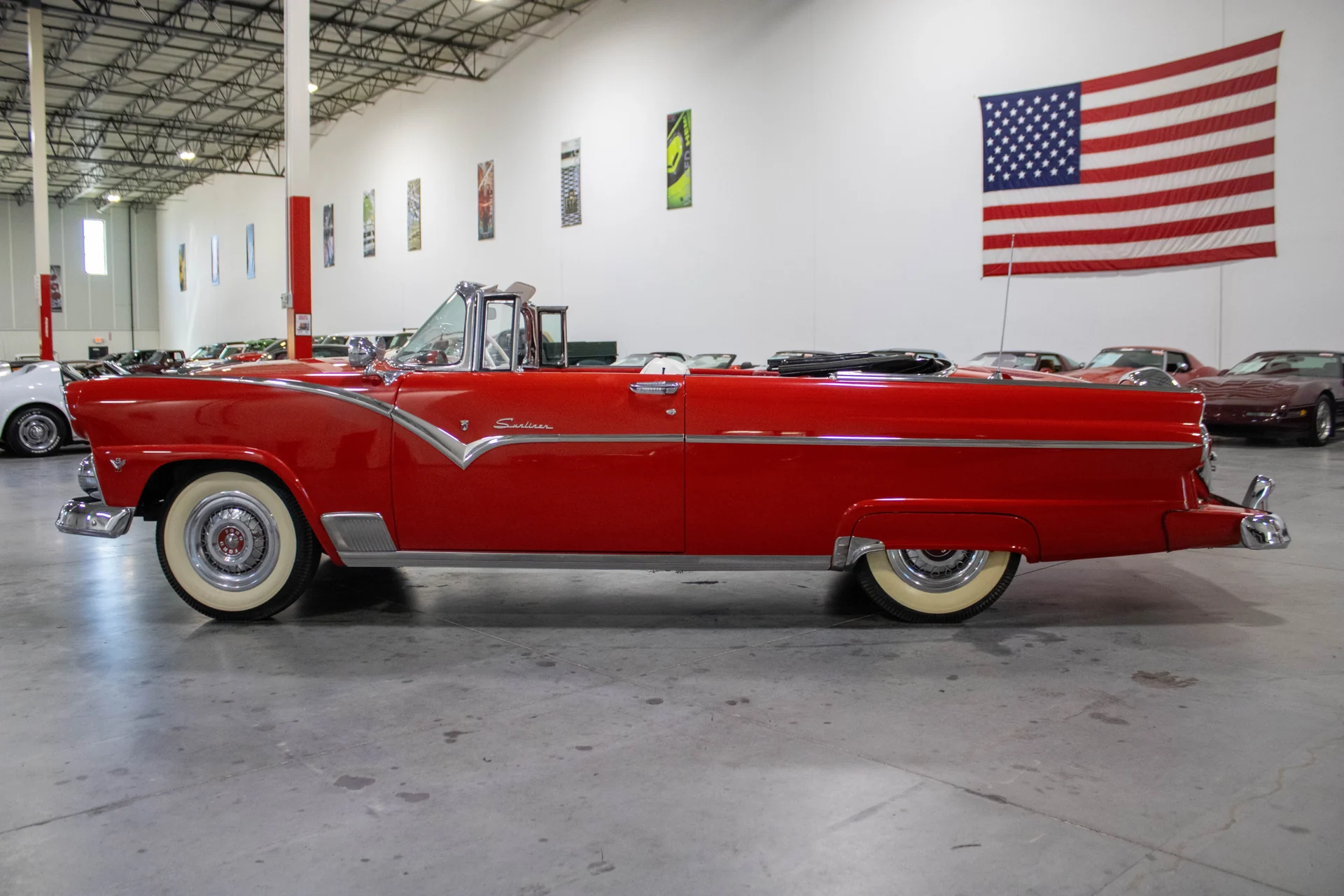 1955 Ford Fairlane Sunliner photo 2