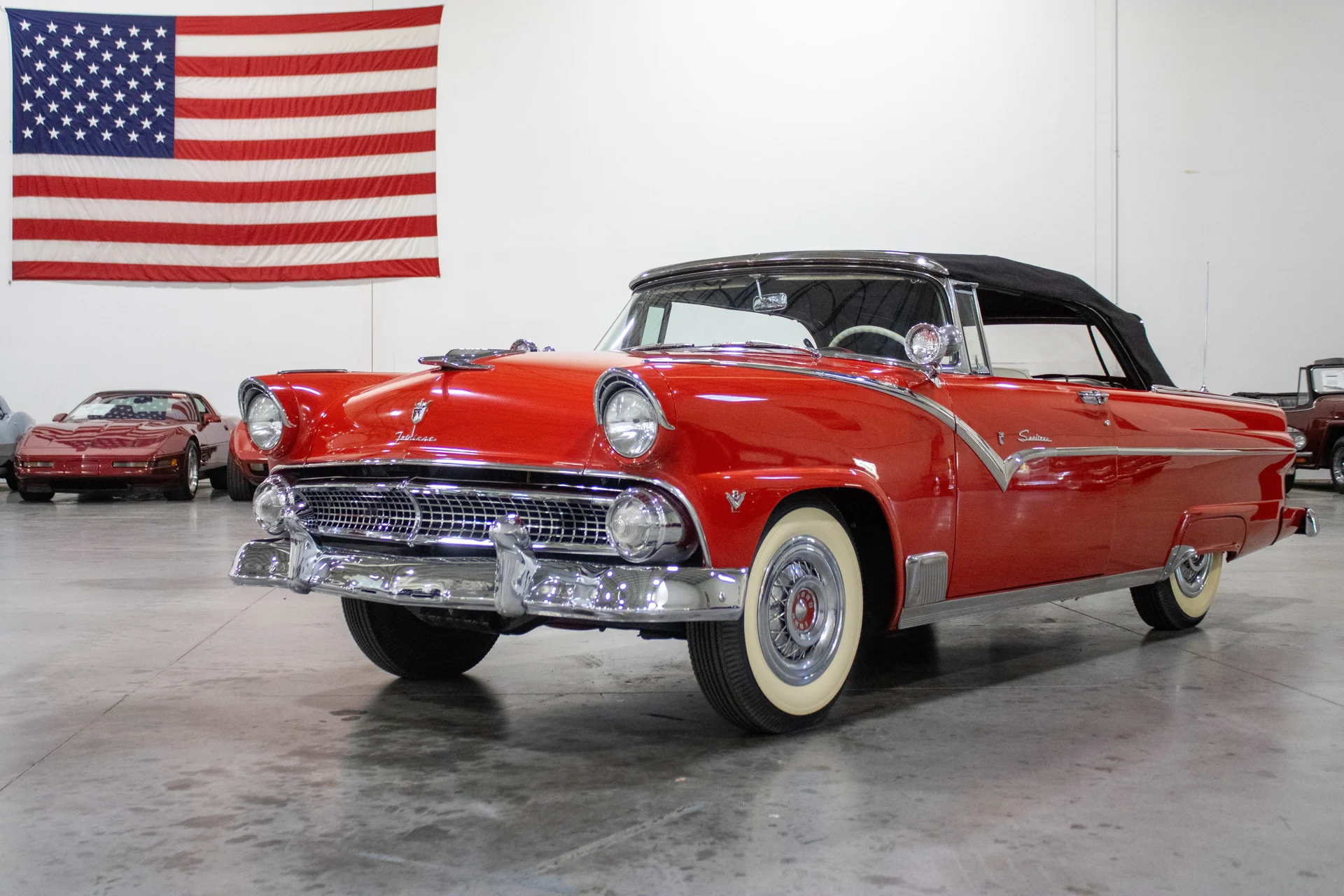 1955 Ford Fairlane Sunliner photo 13