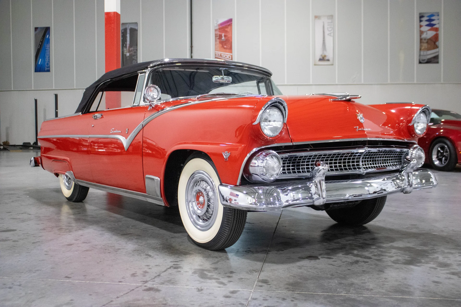 1955 Ford Fairlane Sunliner photo 15