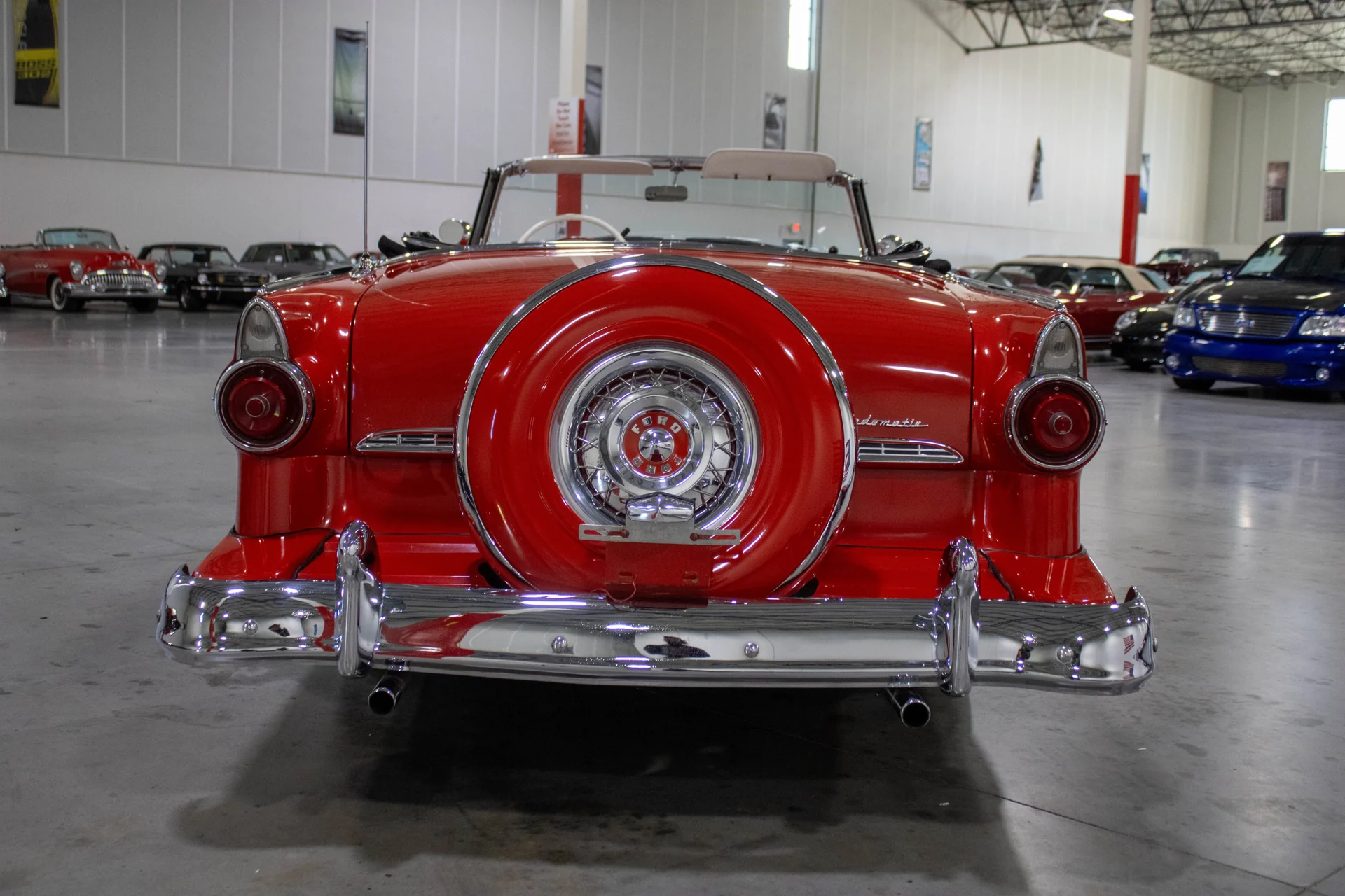 1955 Ford Fairlane Sunliner photo 4