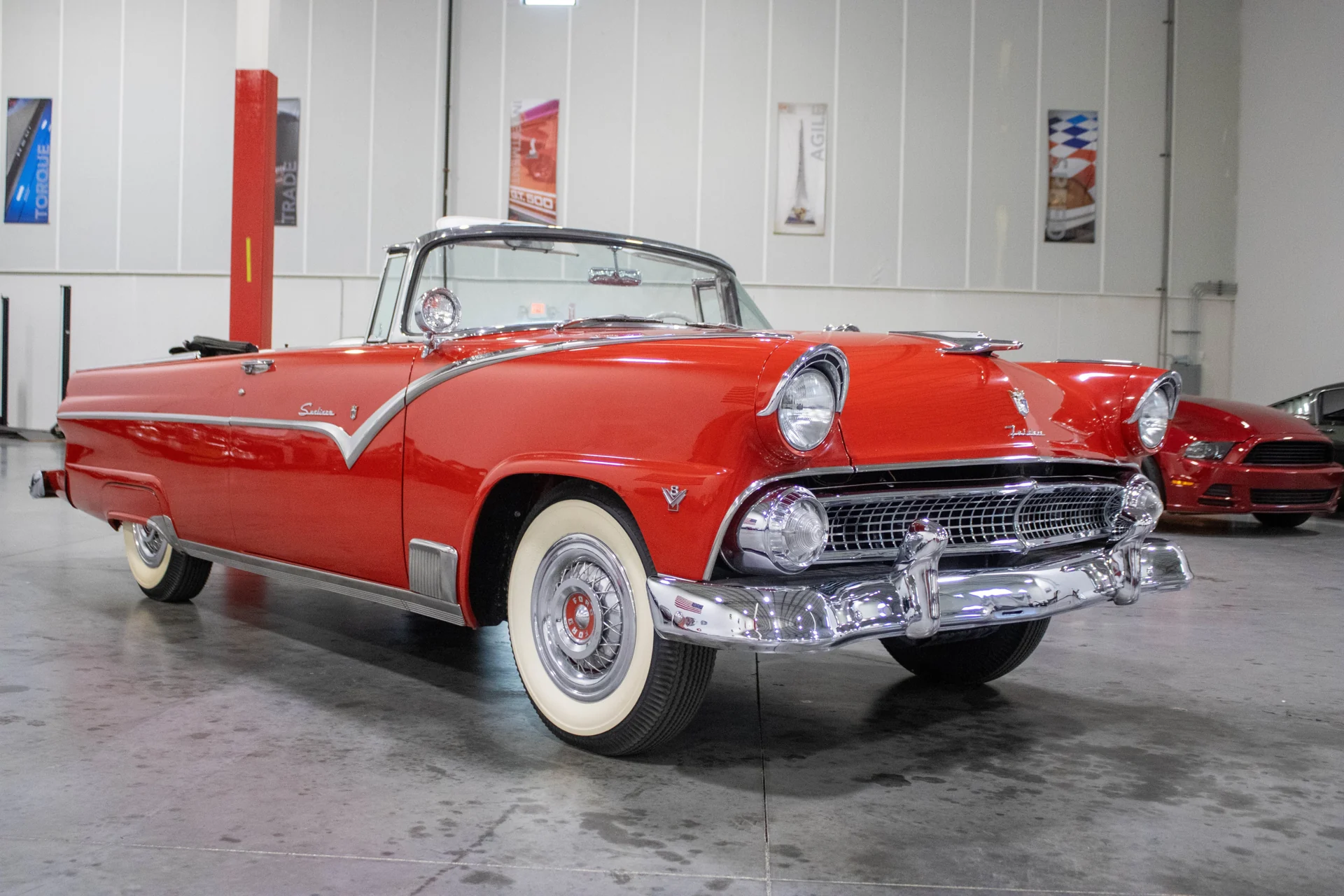 1955 Ford Fairlane Sunliner photo 7