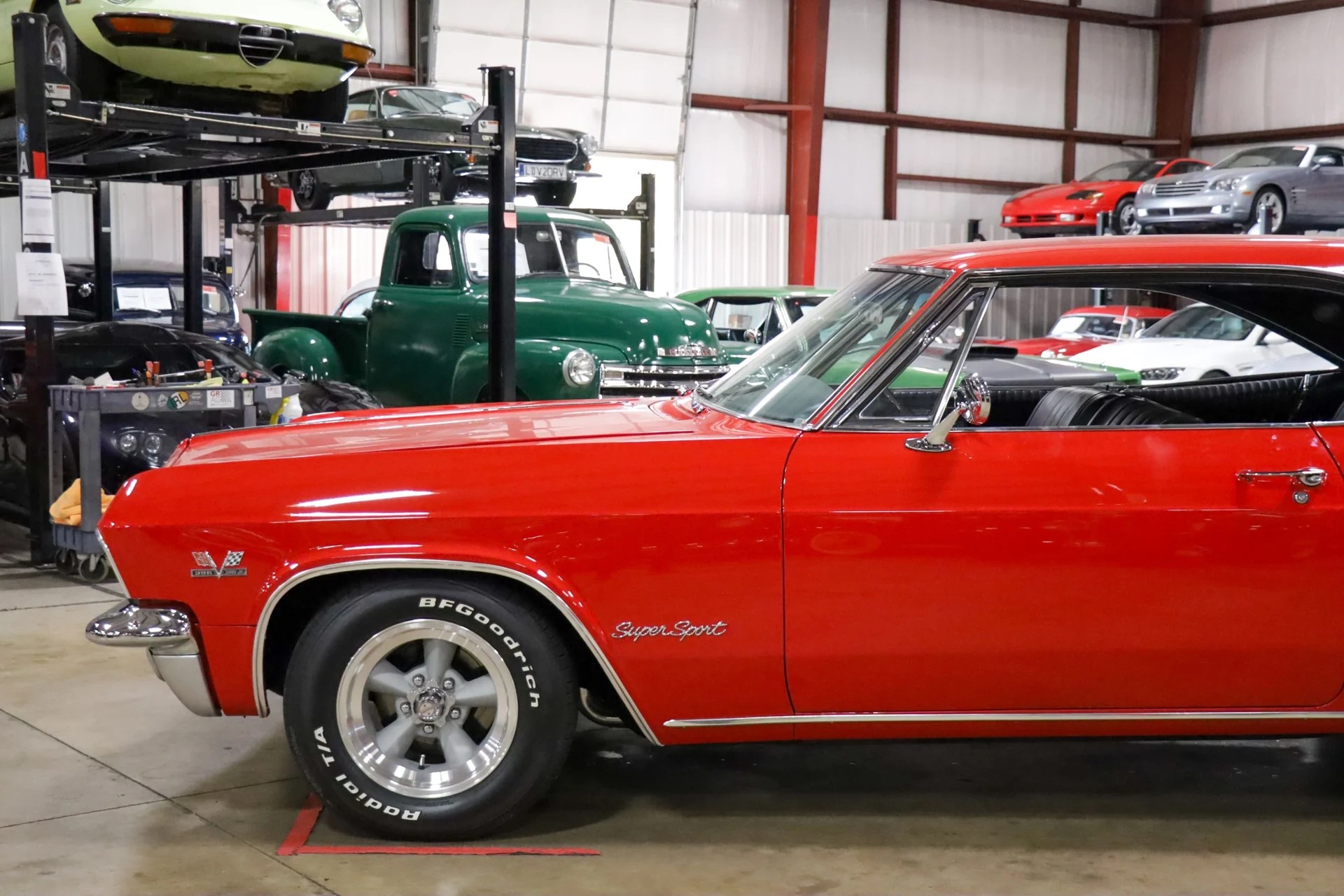1965 Chevrolet Impala SS photo 2