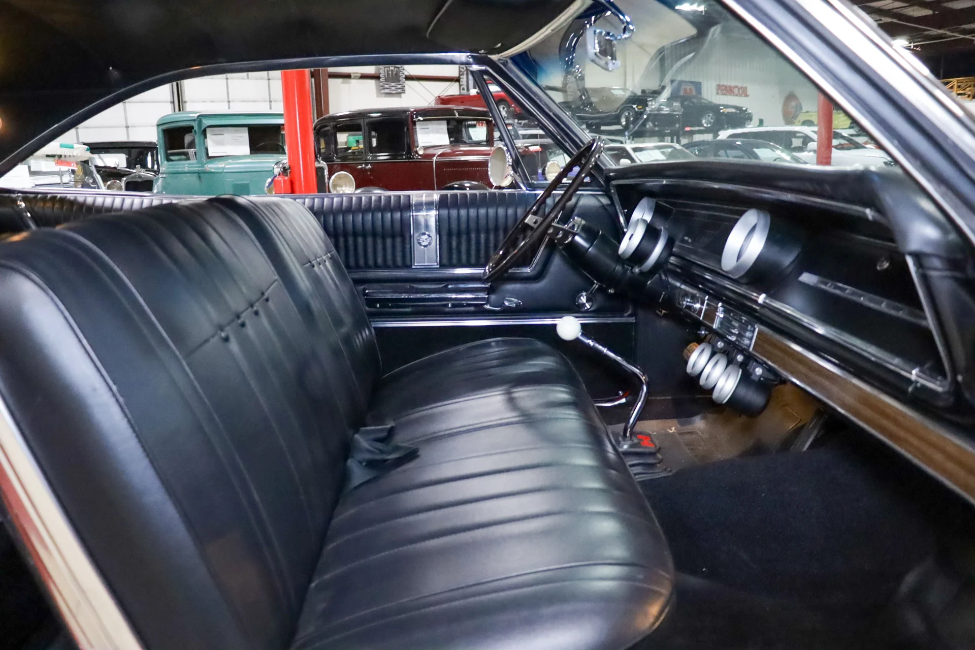 1965 Chevrolet Impala SS photo 12