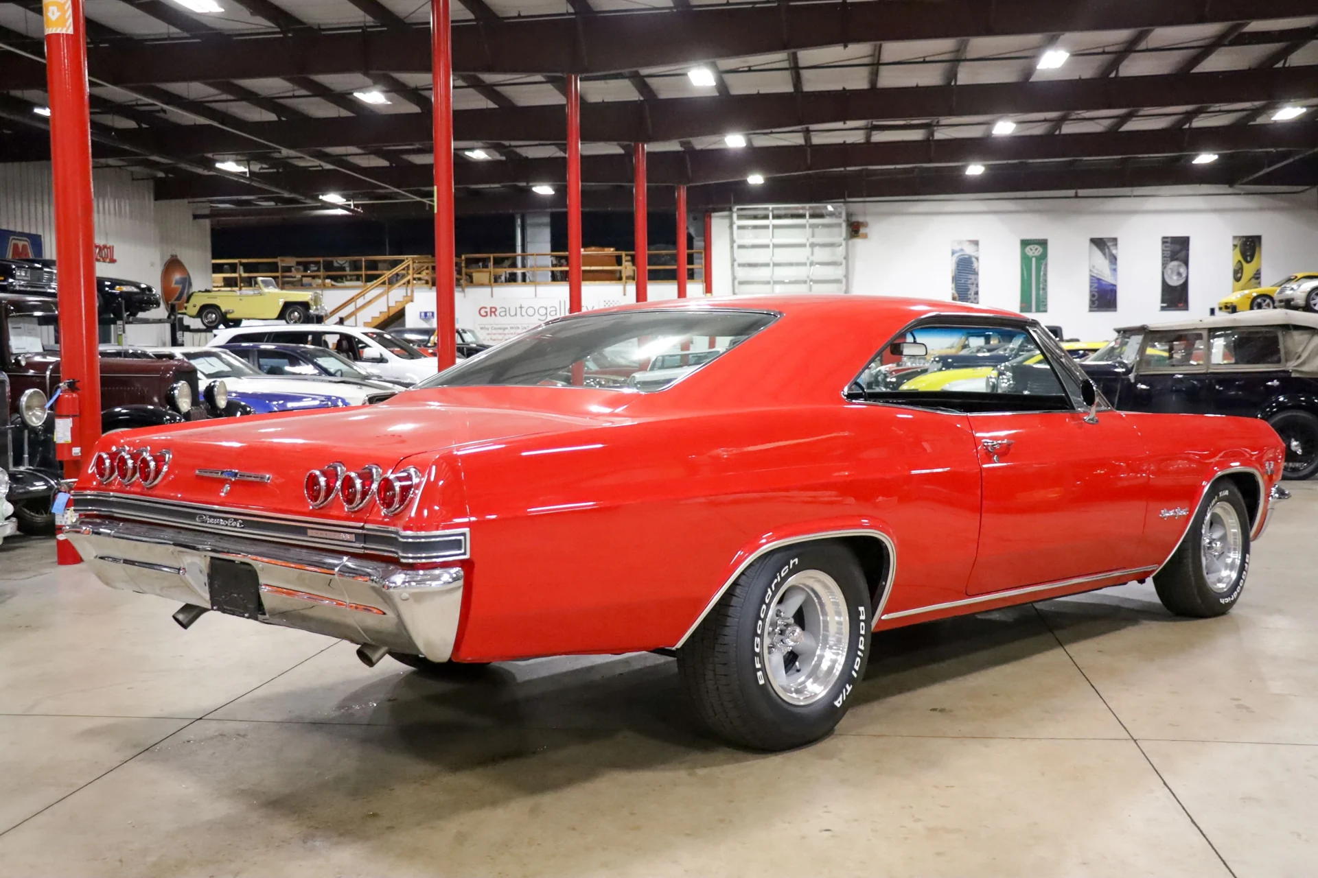 1965 Chevrolet Impala SS photo 7