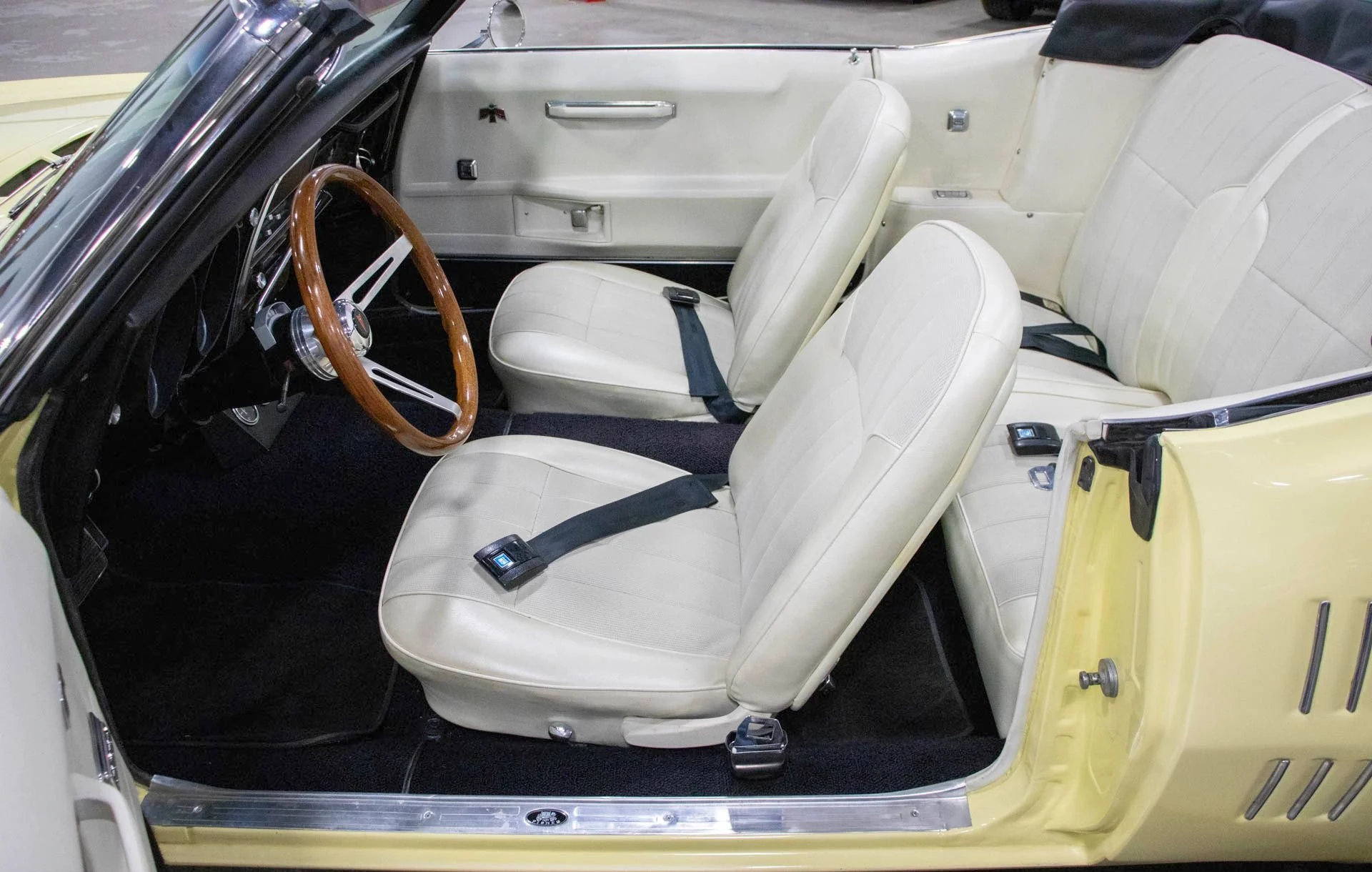 1968 Pontiac Firebird photo 15