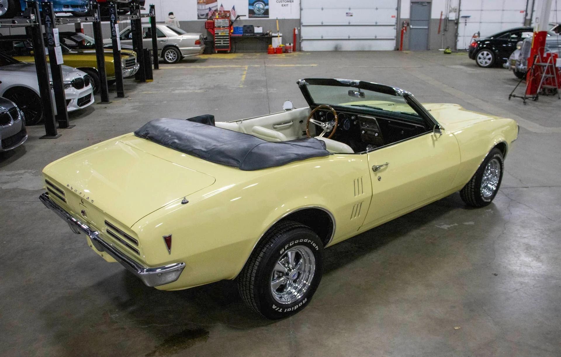 1968 Pontiac Firebird photo 6