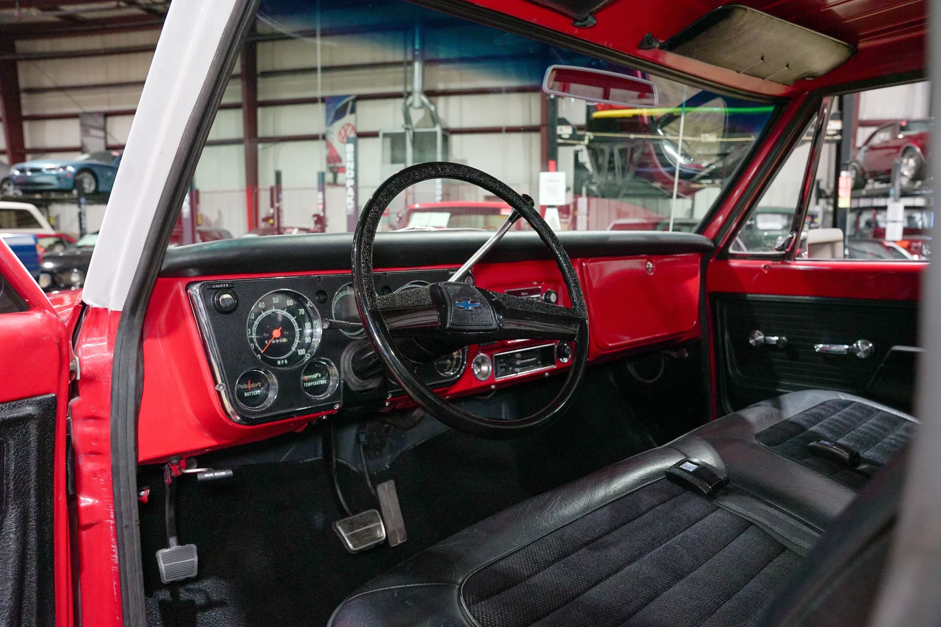 Interior of the 1972 Chevrolet C10 Cheyenne